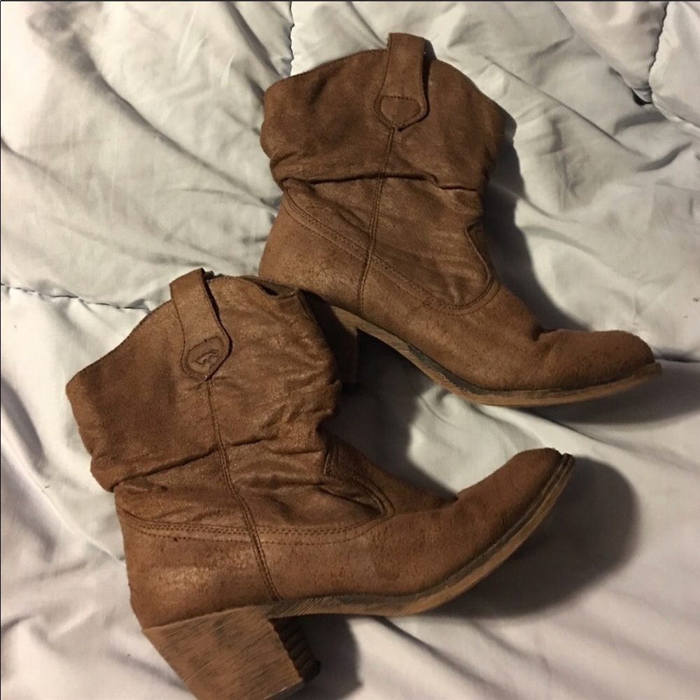 Rocket Dog short brown cowboy boots